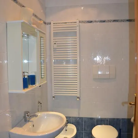 Angolo Sul Giardino Bed & Breakfast *